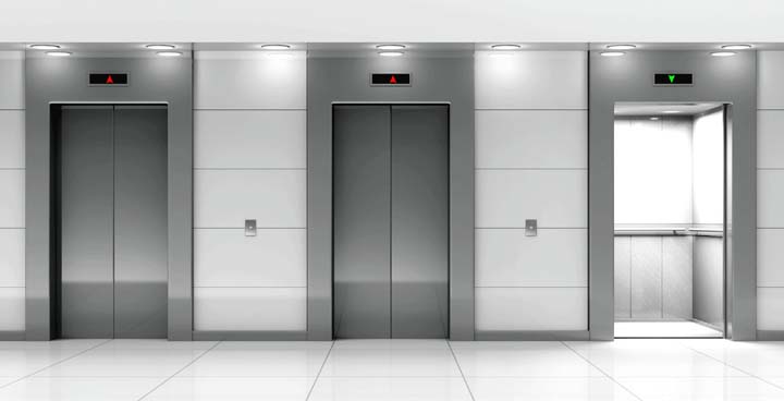 Puertas de ascensores en un vestíbulo
